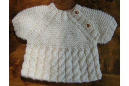 T-shirt layette manches raglans en torsades et point mousse